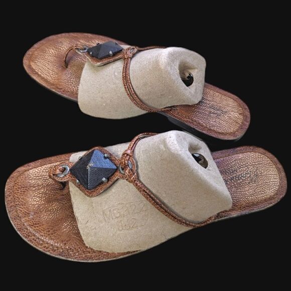 Vintage Kenneth Cole New York Leather Hardware Embellished Flip Flop Sandals 9.5 - Picture 5 of 8